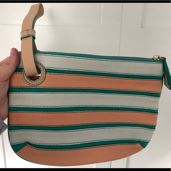 Wristlet clutch - Picture 3 of 6